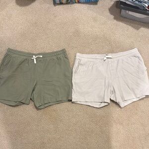 Men's Casual Shorts - Green and White